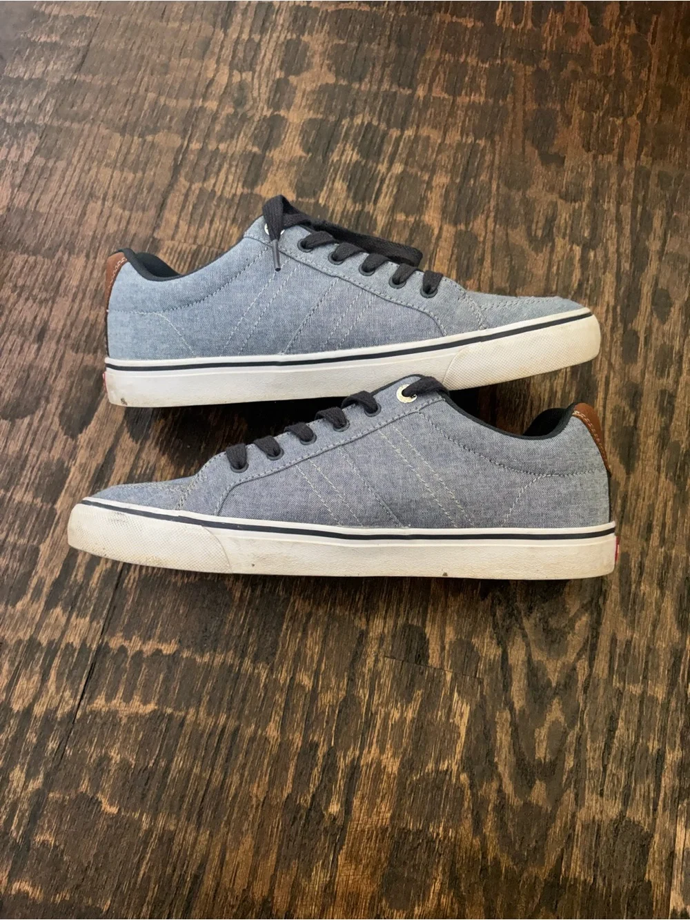 Levi's Light Blue / Gray Low-Top Sneakers with Black Laces